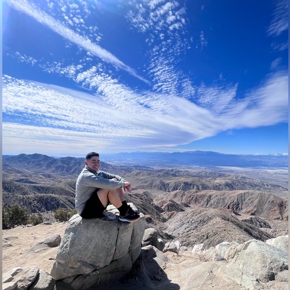 Meet your Posher, Giovanny - Picture 1 of 1